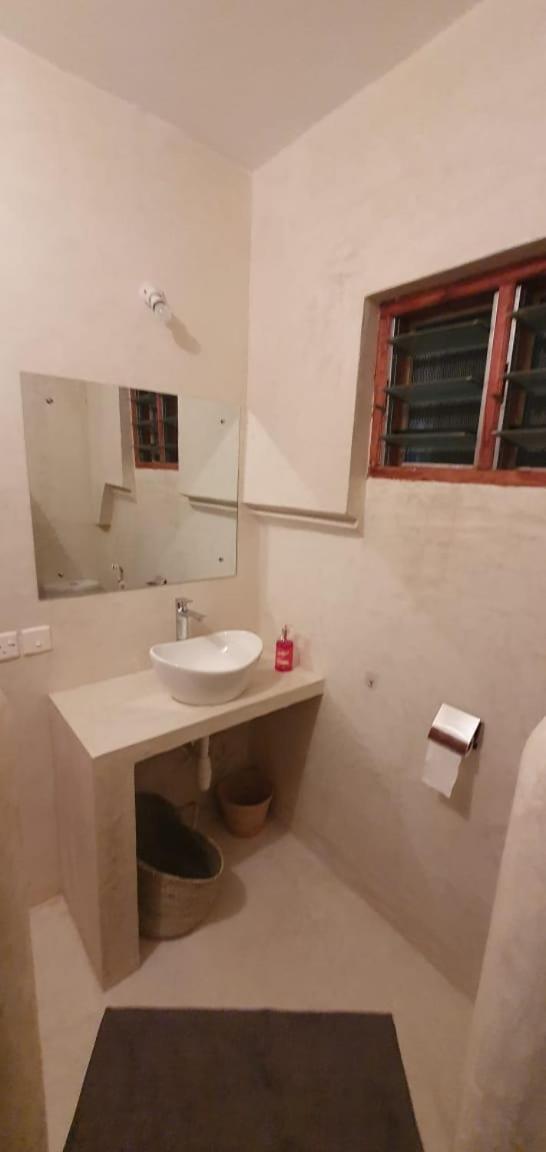 Kaleb'S Beachfront Serviced Studio Apartments มาลินดี ภายนอก รูปภาพ