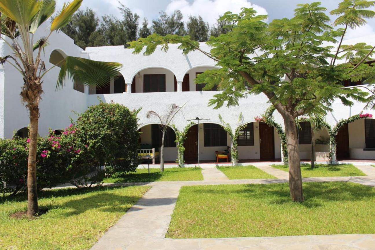 Kaleb'S Beachfront Serviced Studio Apartments มาลินดี ภายนอก รูปภาพ