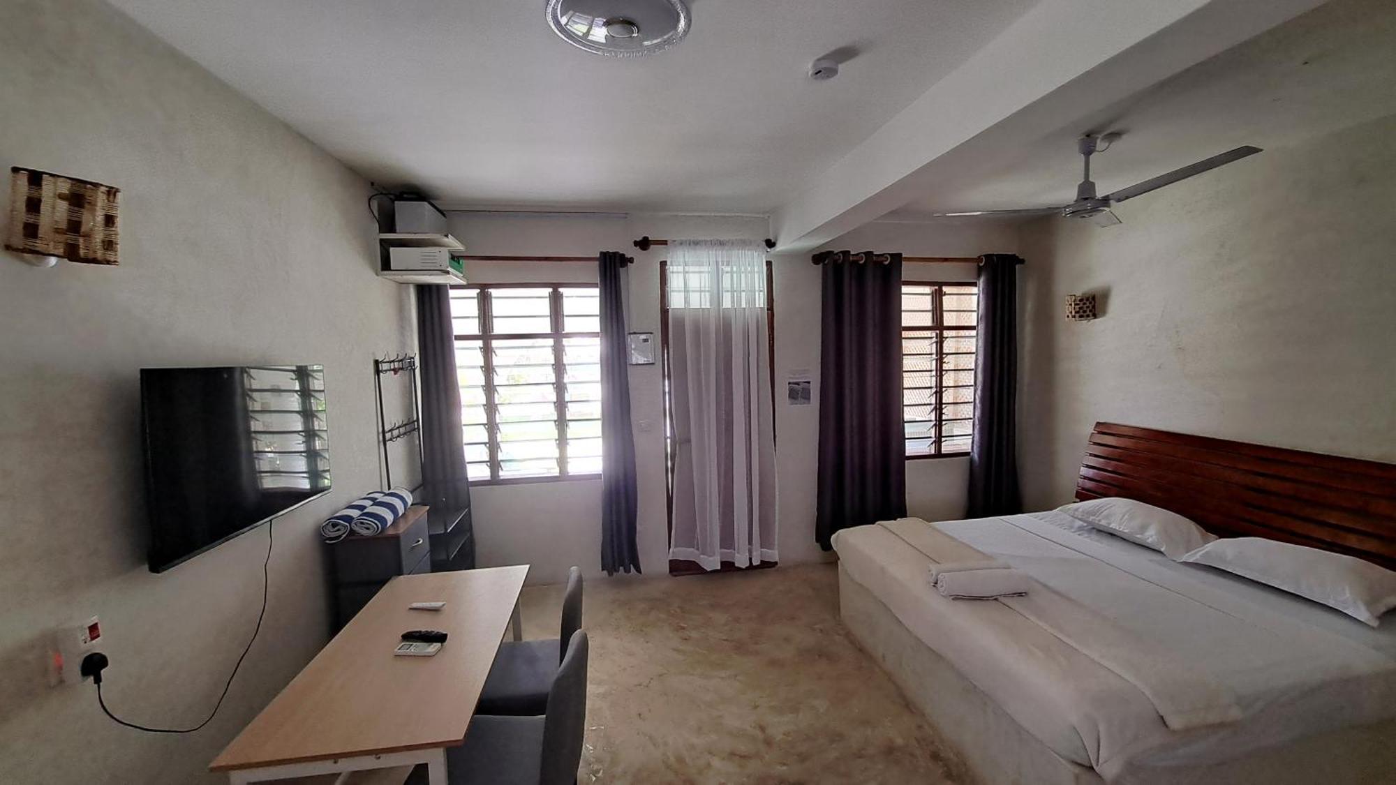 Kaleb'S Beachfront Serviced Studio Apartments มาลินดี ภายนอก รูปภาพ